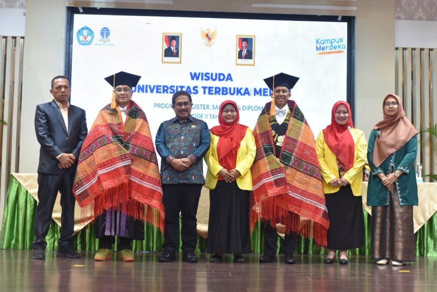 Wujudkan SDM Unggul, UT Medan dan Dinas Pendidikan Sumut Teken MoU di Acara Wisuda